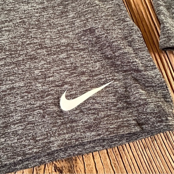 Nike Gray Dri-Fit Lightweight Hooded Long Sleeve Athletic Sports Top Size XS - Picture 4 of 10